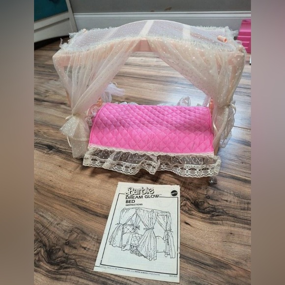 Barbie Dream Glow Bed with Pink and White Canopy vintage 1982 #5641 - Picture 1 of 7
